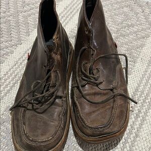 Oliberte’ Brown Leather Chukka Boots with Lace-Up Design